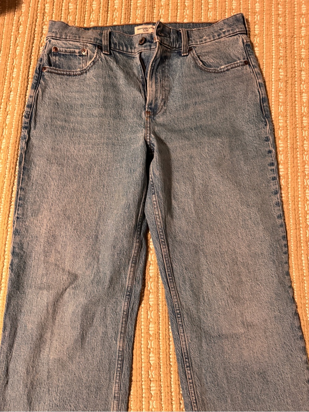 Ambercrombie ‘Low Rise Baggy Jean’ - Picture 5 of 6